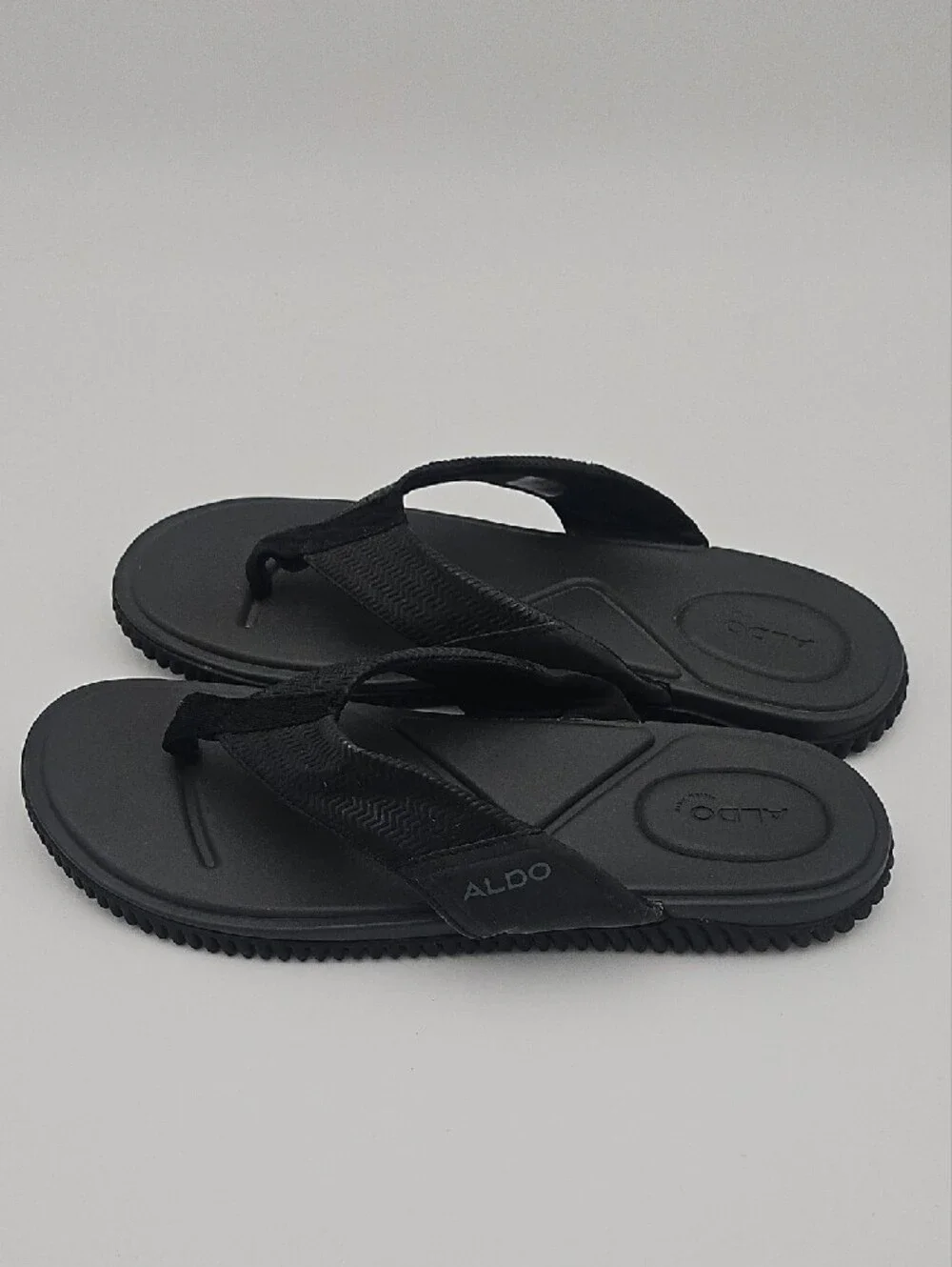 Aldo Men’s Black Pillow Walk Textured Strap Flip-Flop Sandals 11.5
